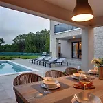 Modern Villa With Swimming Pool